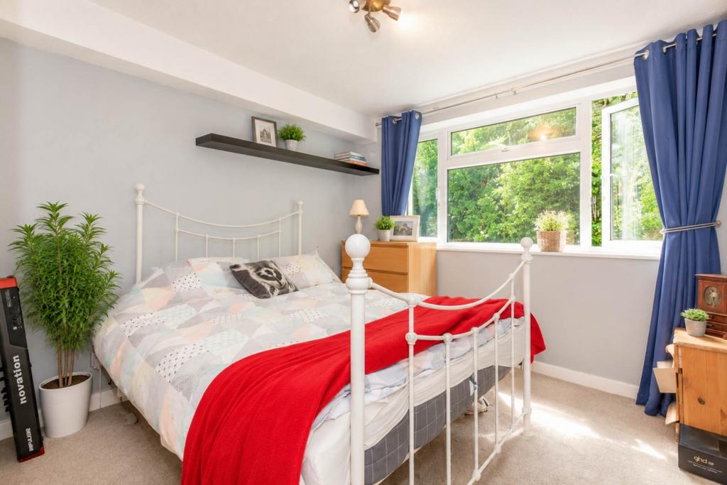 Apartment in Oxford, East Oxford - View 3