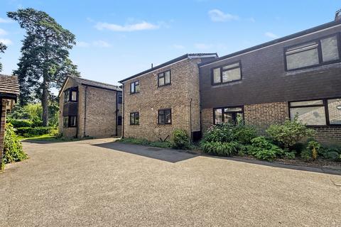 2 bedroom flat for sale, Ferndown