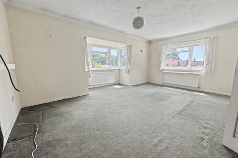 2 bedroom flat for sale, Ferndown