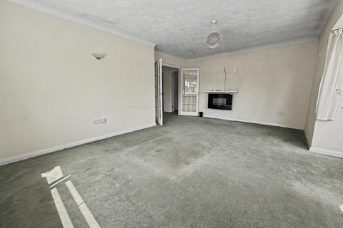 2 bedroom flat for sale, Ferndown