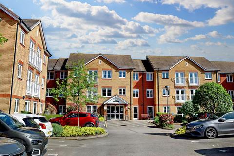 1 bedroom apartment for sale, Goodes Court, Royston, Herts, SG8 5FF