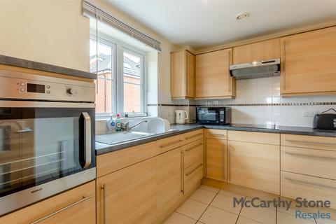 1 bedroom apartment for sale, Goodes Court, Royston, Herts, SG8 5FF
