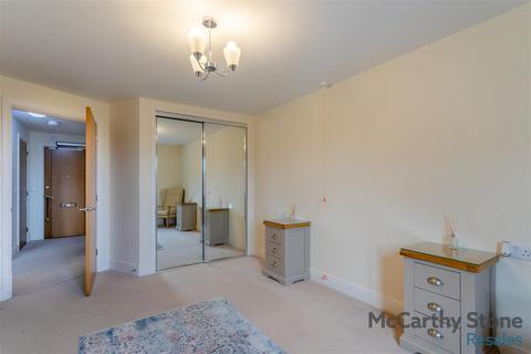 1 bedroom apartment for sale, Goodes Court, Royston, Herts, SG8 5FF