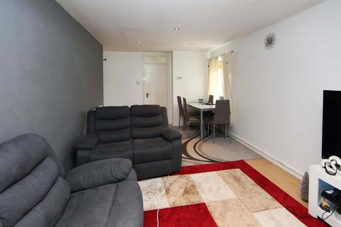 2 bedroom flat for sale, Blacksmiths Drive, Ketley Bank, Telford