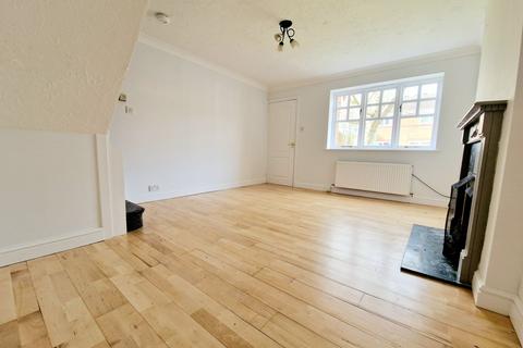 3 bedroom terraced house to rent, Isis Close, Salford, M7