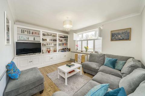 Dounesforth Gardens, London SW18