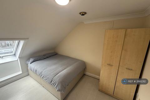 1 bedroom in a house share to rent, Heston Road, Hounslow, TW5