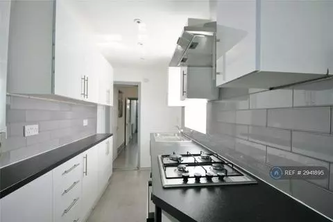 2 bedroom terraced house to rent - Widok 2