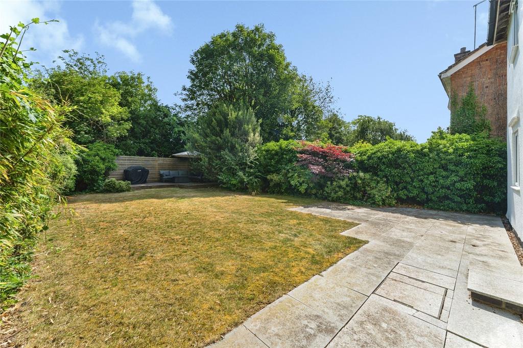 Girton Road, Girton, Cambridge, Cambridgeshire, CB3 - More