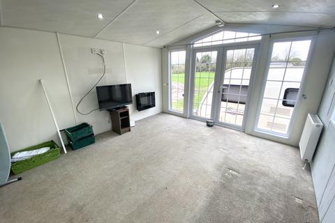2 bedroom bungalow to rent, Boat Lane, Nottingham, NG14