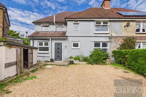 4 bedroom semi-detached house for sale, Senlac Gardens, Battle