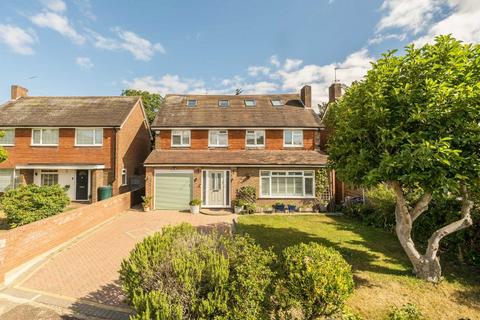 Broomfield, Sunbury-On-Thames TW16