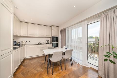 2 bedroom flat to rent, Brook Street, Kingston Upon Thames KT1