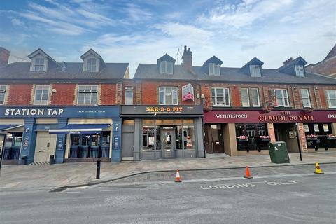 undefined, High Street, CAMBERLEY