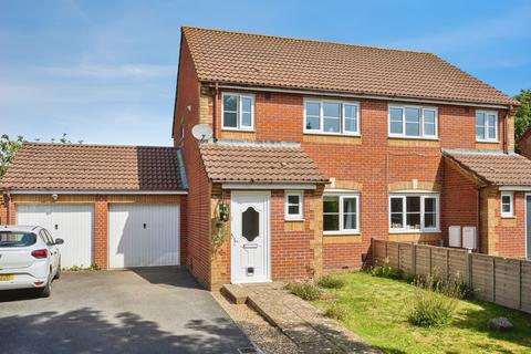 3 bedroom semi-detached house for sale, Cotton Close, Cowes, PO31