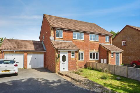 3 bedroom semi-detached house for sale, Cotton Close, Cowes, PO31