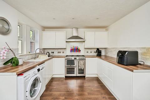 3 bedroom semi-detached house for sale, Cotton Close, Cowes, PO31