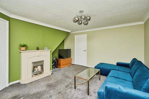 3 bedroom semi-detached house for sale, Cotton Close, Cowes, PO31
