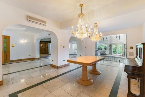 8 bedroom detached house for sale, Weymouth Avenue, London NW7