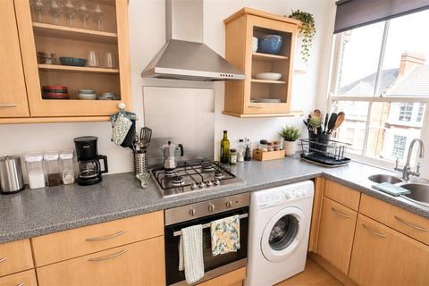 2 bedroom flat to rent, Musgrove Road, London SE14