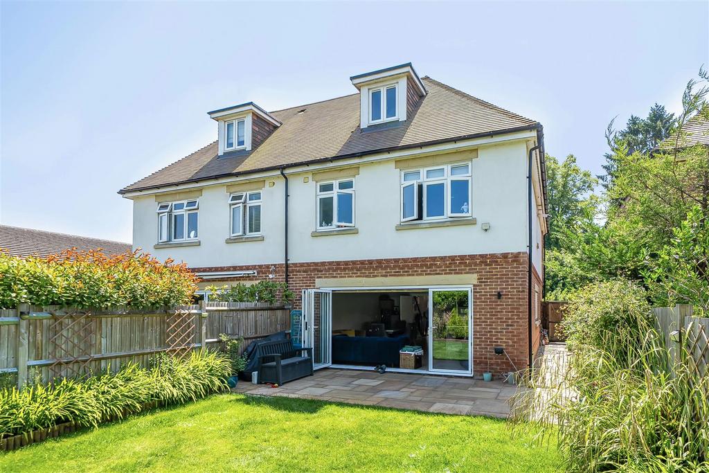 Detached house exterior, garage