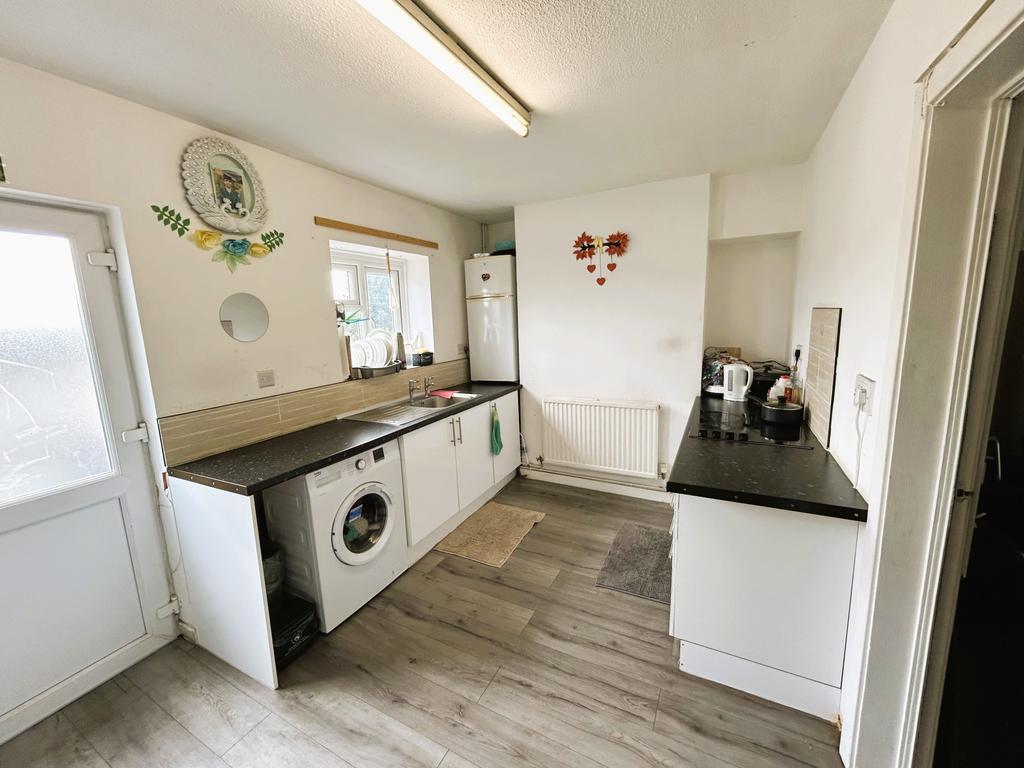 Parc Avenue, Morriston, Swansea, SA6 2 bed terraced house for sale £