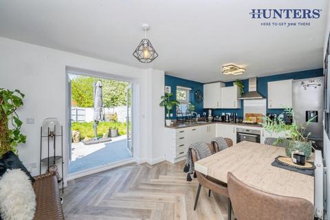 3 bedroom semi-detached house for sale, Wakelin Way, Lichfield