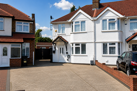 Ash Grove, Hounslow TW5
