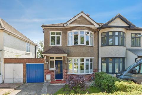 Camdale Road, London, SE18