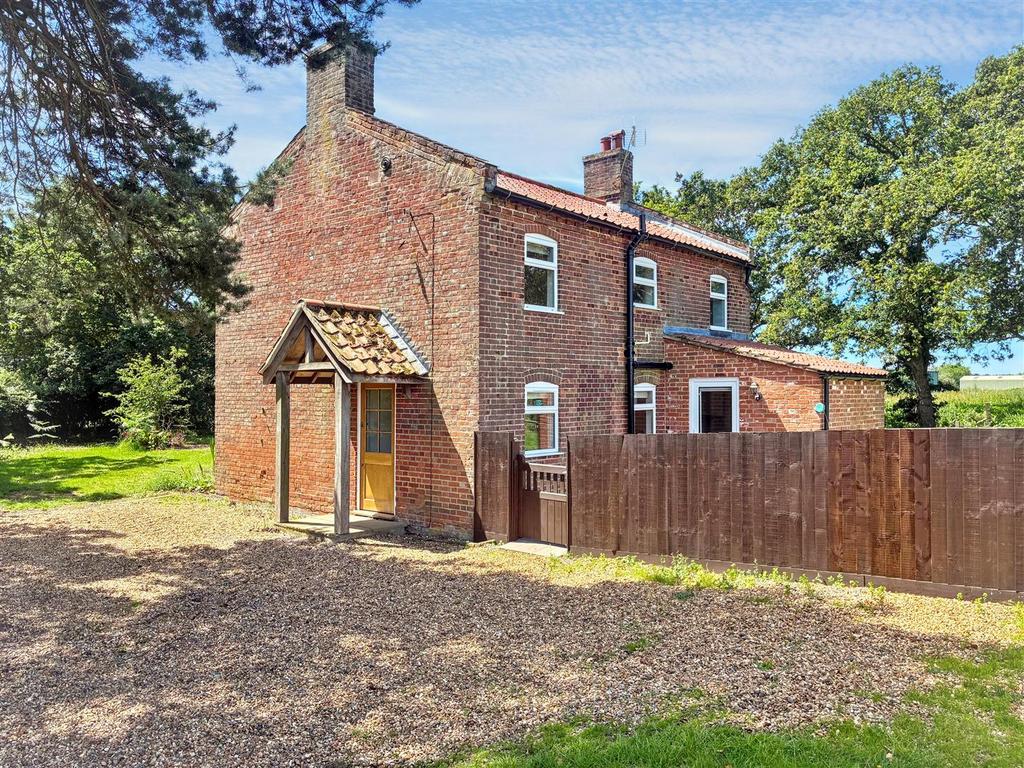 3 bedroom detached house to rent