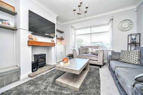 3 bedroom semi-detached house for sale, Leslie Avenue, Yeadon, Leeds