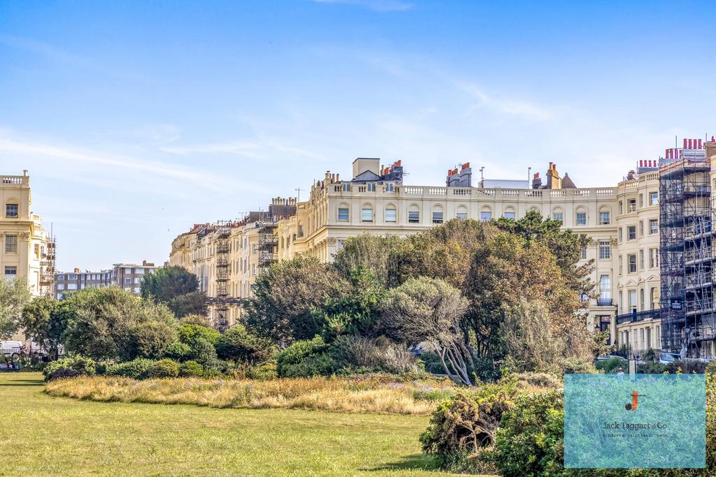 Brunswick Square, Hove - View 4