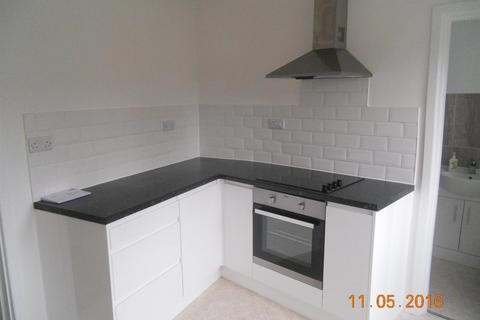 3 bedroom terraced house to rent, Nutbrowne Road, Dagenham