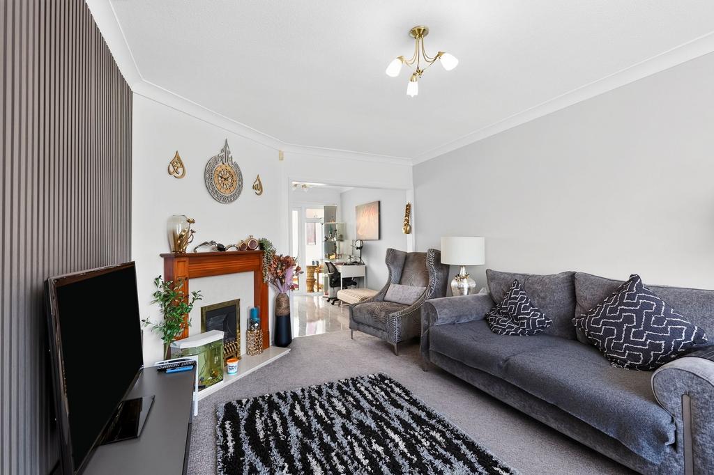 House in Oadby and Wigston, Leicestershire - More