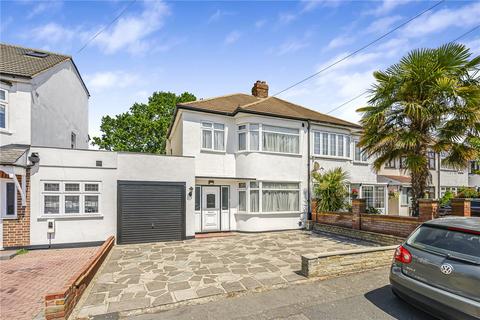 Adelaide Gardens, Chadwell Heath RM6