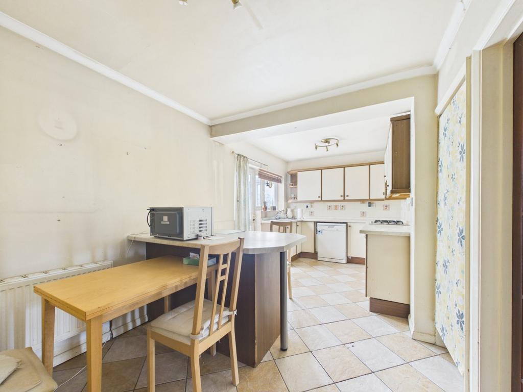 Kitchen/Dining Area