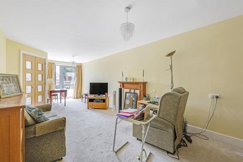 2 bedroom apartment for sale, Fleet Road, Fleet, GU51 3FS