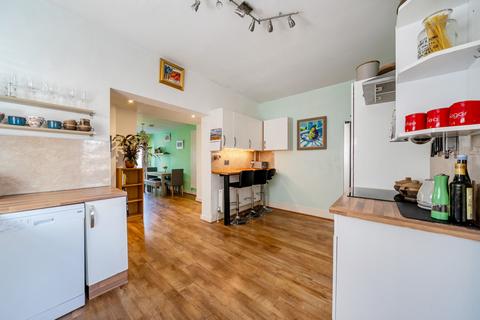 4 bedroom end of terrace house for sale, Spring Gardens, Hull HU4