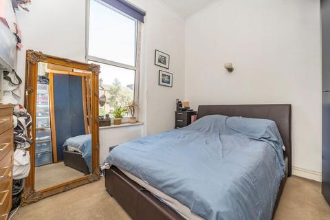 1 bedroom flat for sale, Barons Court Road, London W14