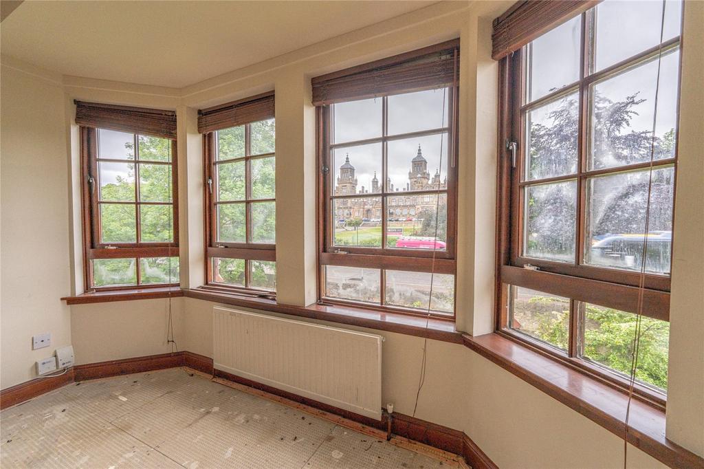 Apartment in Edinburgh, Craigleith - View 4