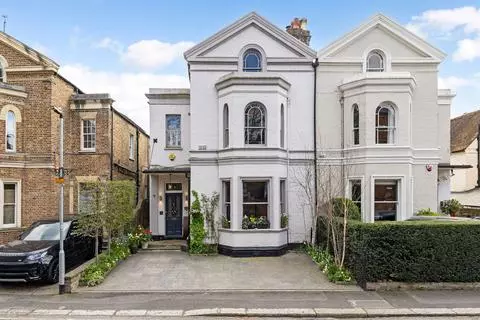 5 bedroom semi-detached house for sale, Datchet