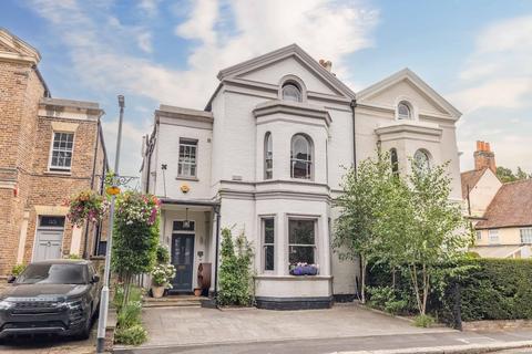 High Street, Datchet SL3