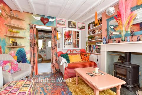 2 bedroom cottage for sale, Church Path, Horsham RH13