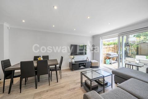 2 bedroom house for sale, Earl Close, N11