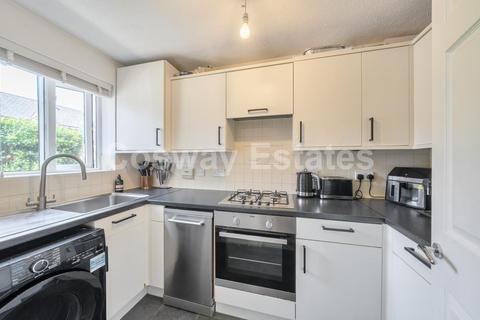 2 bedroom house for sale, Earl Close, N11