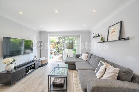 2 bedroom house for sale, Earl Close, N11