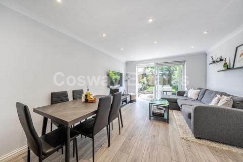 2 bedroom house for sale, Earl Close, N11