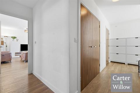 3 bedroom apartment to rent, Sandy House, Barking, Essex