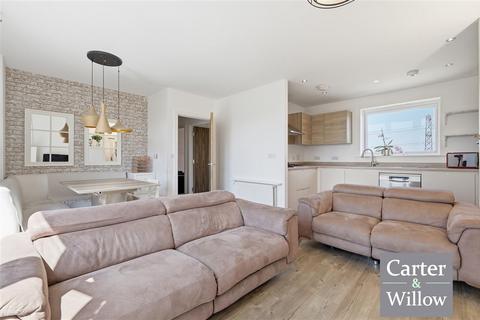 3 bedroom apartment to rent, Sandy House, Barking, Essex