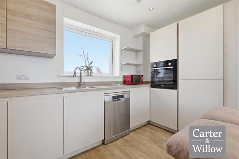 3 bedroom apartment to rent, Sandy House, Barking, Essex